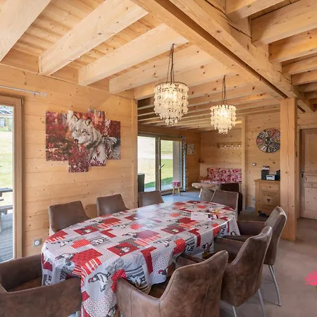 Le Domaine Des Fleurs - La Reine Des Prés *