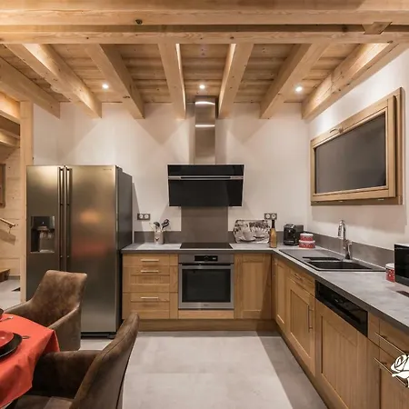 Le Domaine Des Fleurs - La Reine Des Prés