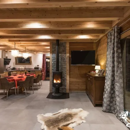 La Reine Des Pres Sauna Piscine Le Domaine Des Fleurs