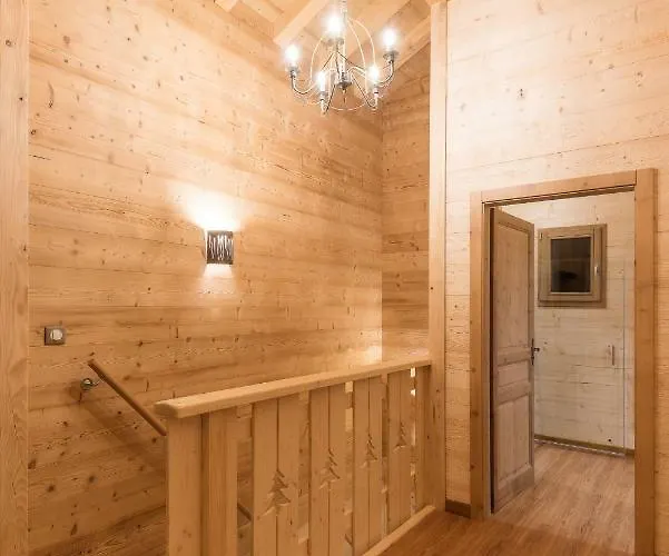 Chalet La Reine Des Pres Sauna Piscine Le Domaine Des Fleurs *