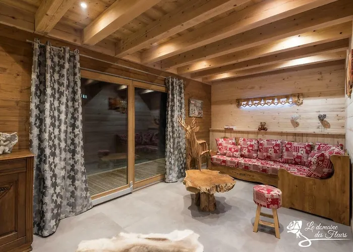 La Reine Des Pres Sauna Piscine Le Domaine Des Fleurs Gerardmer